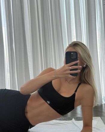 Full leaked Annaauroraegger private onlyfans photo