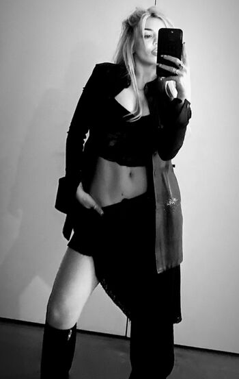 Full leaked Ava max private onlyfans photo