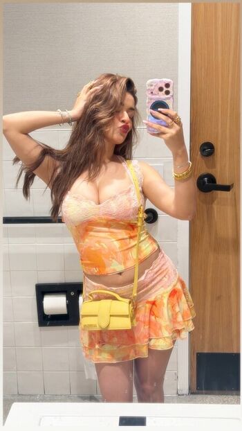 Full leaked Avneet kaur private onlyfans photo
