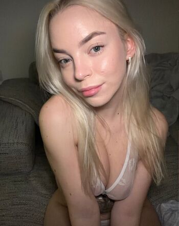 Full leaked Cherryaura private onlyfans photo