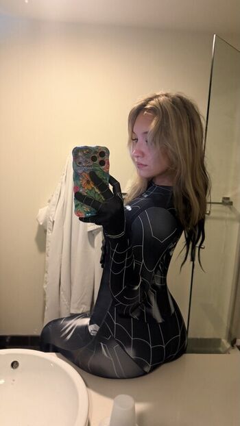 Full leaked Cometolondon private onlyfans photo