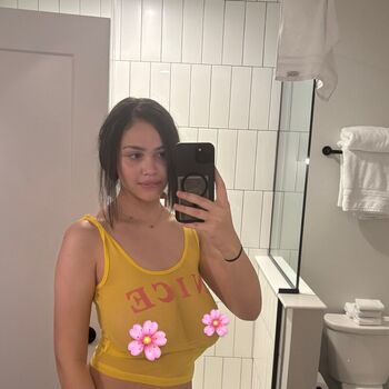 Full leaked Daisveil private onlyfans photo