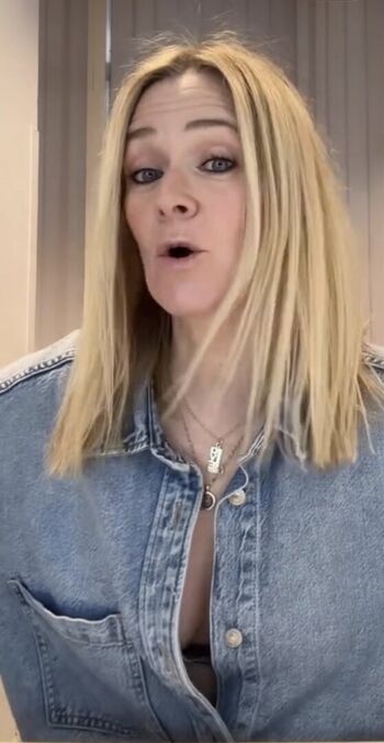 Full leaked Edith bowman dj private onlyfans photo