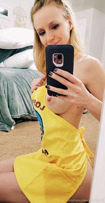 Full leaked Elle dainty private onlyfans photo