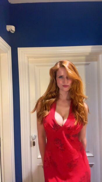 Full leaked Emily deyt aysage  page private onlyfans photo
