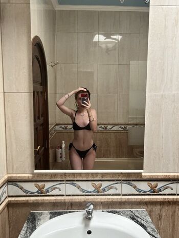 Full leaked Emzeeni private onlyfans photo