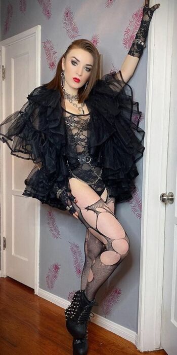 Full leaked Erinmicklow page private onlyfans photo