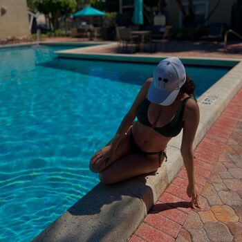 Full leaked Gal gool private onlyfans photo