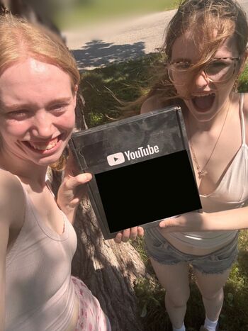 Full leaked Galsgurk private onlyfans photo