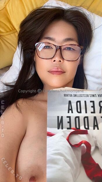 Full leaked Hotmomjane private onlyfans photo
