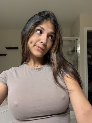 Full leaked Itsellabailey private onlyfans photo