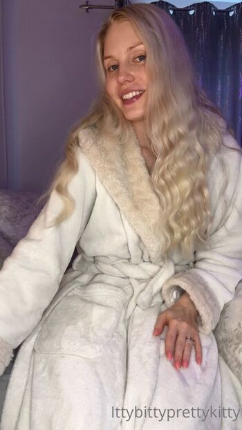 Full leaked Ittybittyprettykitty private onlyfans photo