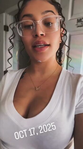 Full leaked Jadeluvxoxo private onlyfans photo