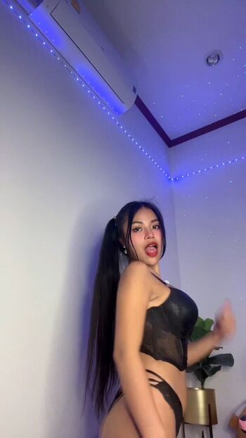Full leaked Justina azn private onlyfans photo