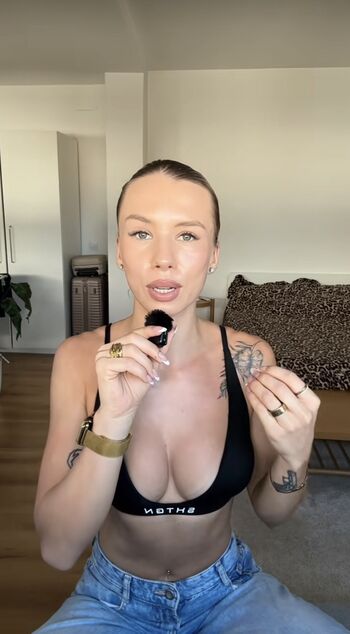 Full leaked Karinamucha private onlyfans photo