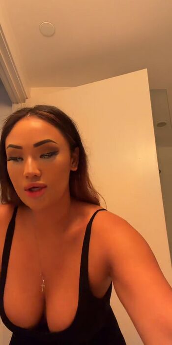 Full leaked Kiixxox private onlyfans photo