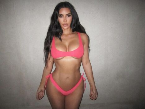 Full leaked Kim kardashian private onlyfans photo