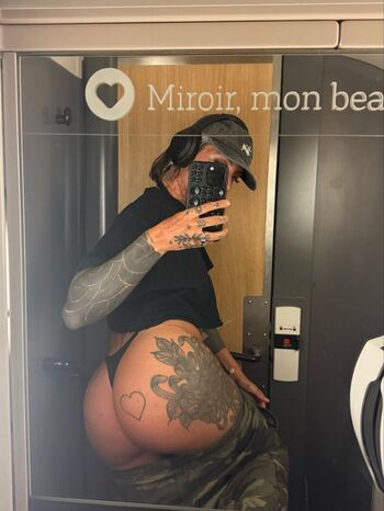 Full leaked Krokodeal private onlyfans photo