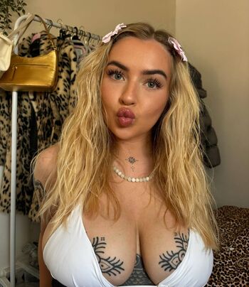 Full leaked Lilyjanexx private onlyfans photo