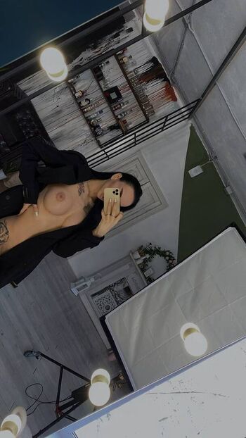 Full leaked Lustful slut private onlyfans photo