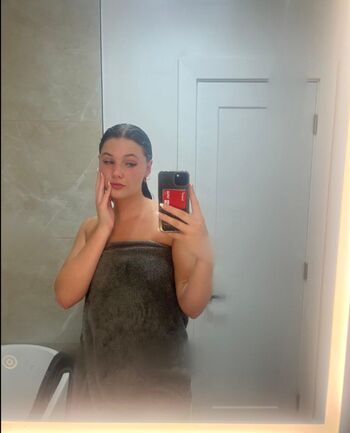 Full leaked Maddie peveril private onlyfans photo