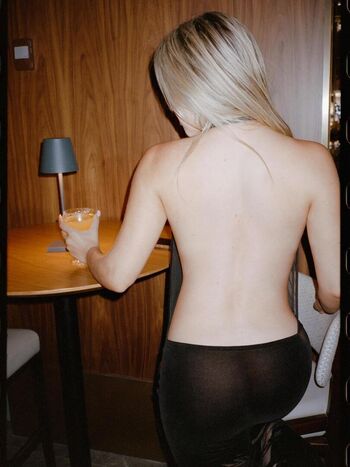 Full leaked Scarlet aviram page private onlyfans photo