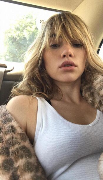 Suki Waterhouse
