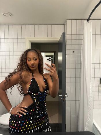 Full leaked Tems private onlyfans photo