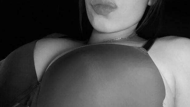 Full leaked Thinkvaleria private onlyfans photo