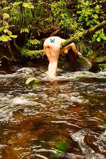 Full leaked Uhotwifepriya private onlyfans photo