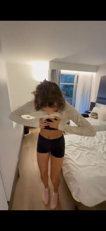 Full leaked Valmadeaa private onlyfans photo