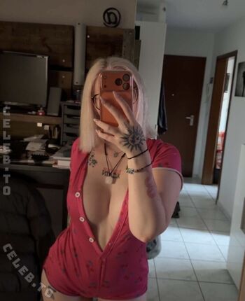Full leaked Vivianwoywodt private onlyfans photo