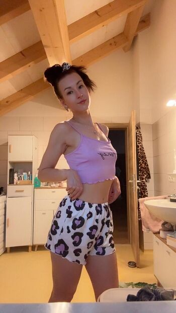 Full leaked White paws private onlyfans photo