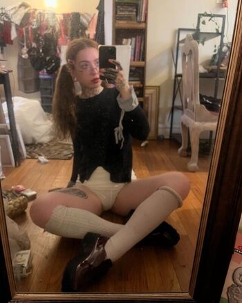 Full leaked Kylieeee/ private onlyfans photo