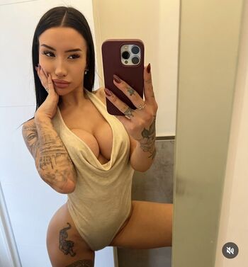 Full leaked Tennite/ private onlyfans photo