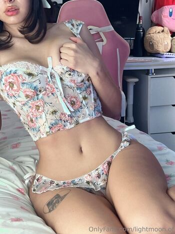 Full leaked Xlightmoonx private onlyfans photo