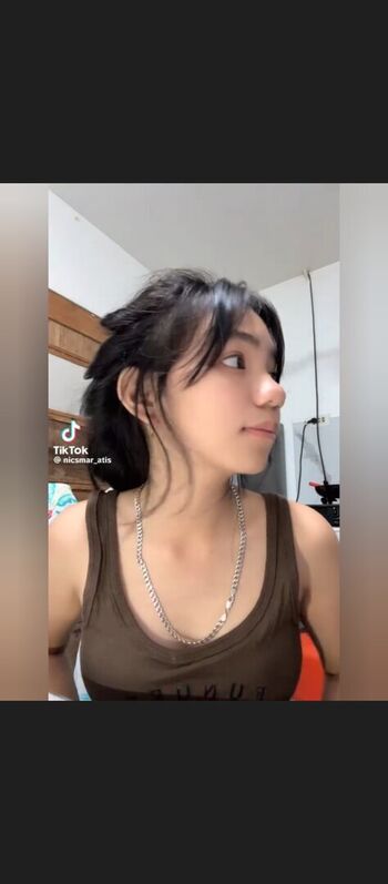 Full leaked Zelynics private onlyfans photo